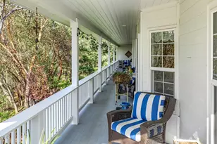 570 Powderhorn Dr, Jacksonville, OR 97530 - Photo 20