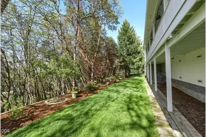 570 Powderhorn Drive, Jacksonville, OR 97530 - Photo 22