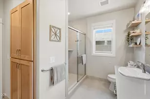 566 Canterwood Dr, Medford, OR 97504 - Photo 18