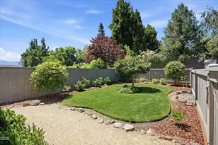 566 Canterwood Dr, Medford, OR 97504 - Photo 32