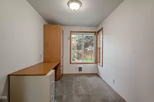 1105 SE Palmwood Ct, Bend, OR 97702 - Photo 16