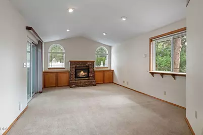 1105 SE Palmwood Court, Bend, OR 97702 - Photo 8