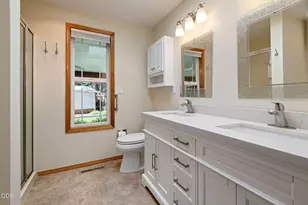 1105 SE Palmwood Ct, Bend, OR 97702 - Photo 14