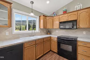 3959 Jumpoff Joe Creek Rd, Grants Pass, OR 97526 - Photo 12