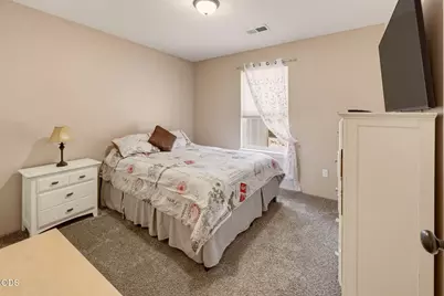 1003 SE Grandview Avenue, Grants Pass, OR 97527 - Photo 24