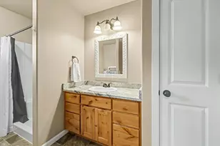 1003 SE Grandview Ave, Grants Pass, OR 97527 - Photo 38