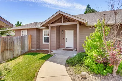 1003 SE Grandview Avenue, Grants Pass, OR 97527 - Photo 1