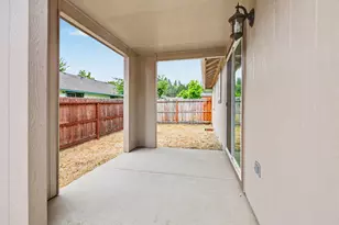 1003 SE Grandview Ave, Grants Pass, OR 97527 - Photo 42