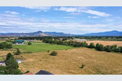 6181 Thistle Lane, Central Point, OR 97502 - Photo 24