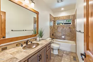 550 Crowson Rd, Ashland, OR 97520 - Photo 92