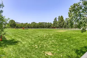 550 Crowson Rd, Ashland, OR 97520 - Photo 20