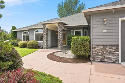 88 Pineridge Lane, Eagle Point, OR 97524 - Photo 2