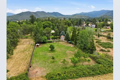 2298 Camp Baker Road, Medford, OR 97501 - Photo 50