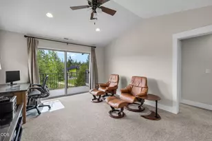 1087 N Lavender Ln, Sisters, OR 97759 - Photo 30