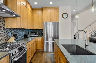 1087 N Lavender Ln, Sisters, OR 97759 - Photo 8