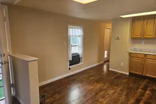 380 W Gregory Rd, Central Point, OR 97502 - Photo 4
