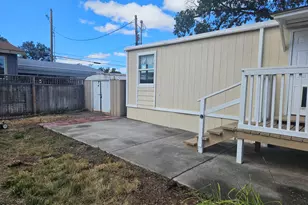 380 W Gregory Rd, Central Point, OR 97502 - Photo 16