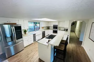 8122 New Hope Rd, Grants Pass, OR 97527 - Photo 2
