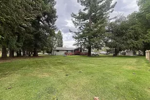 8122 New Hope Rd, Grants Pass, OR 97527 - Photo 18