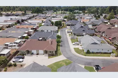740 SW Kinsington Court Court #740 741 744 745, Grants Pass, OR 97526 - Photo 1