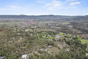 465 Strawberry Hill Ln, Jacksonville, OR 97530 - Photo 42