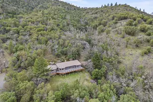 465 Strawberry Hill Ln, Jacksonville, OR 97530 - Photo 6