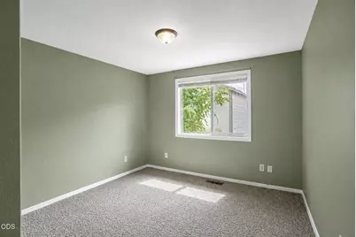 2327 Crater Lake Avenue, Medford, OR 97504 - Photo 14