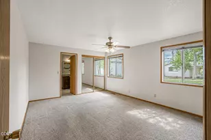 2327 Crater Lake Ave, Medford, OR 97504 - Photo 12