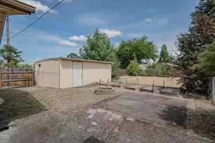 2327 Crater Lake Ave, Medford, OR 97504 - Photo 26