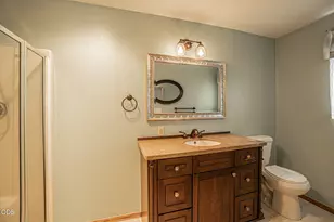 2327 Crater Lake Ave, Medford, OR 97504 - Photo 18