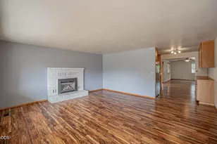 2327 Crater Lake Ave, Medford, OR 97504 - Photo 10
