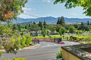 2639 Hillcrest Rd, Medford, OR 97504 - Photo 40