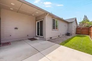 1403 Spring St, Medford, OR 97504 - Photo 18