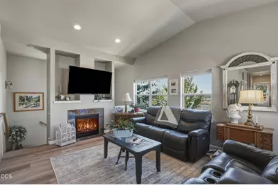 63776 Hunters Circle, Bend, OR 97701 - Photo 12