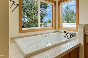 3099 SW Cascade Vista Dr, Redmond, OR 97756 - Photo 24