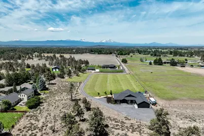 64794 Hunnell Road, Bend, OR 97703 - Photo 54