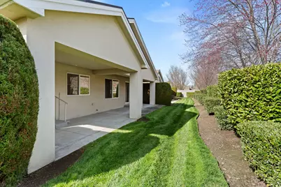703 Summerwood Drive, Medford, OR 97504 - Photo 34