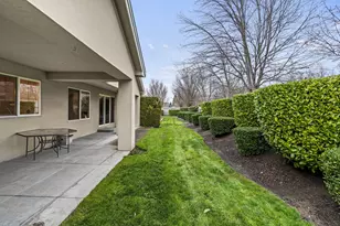 703 Summerwood Dr, Medford, OR 97504 - Photo 32