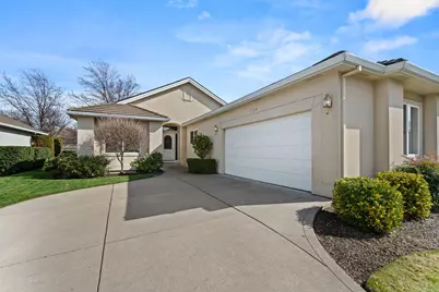 703 Summerwood Drive, Medford, OR 97504 - Photo 2