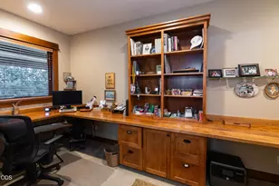 646 NW Powell Butte Loop, Bend, OR 97703 - Photo 32
