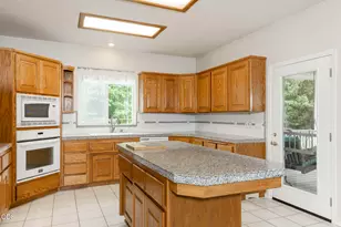 279 Ridgefield Rd, Grants Pass, OR 97527 - Photo 6