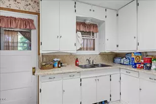2797 Beall Ln, Central Point, OR 97502 - Photo 8