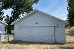 2797 Beall Ln, Central Point, OR 97502 - Photo 20