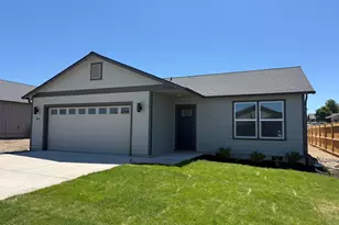 623 NE Mitchell St, Madras, OR 97741 - Photo 2