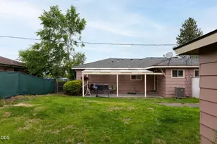 820 NE 4th St, Bend, OR 97701 - Photo 28