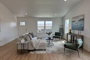 651 NE Mitchell St, Madras, OR 97741 - Photo 8