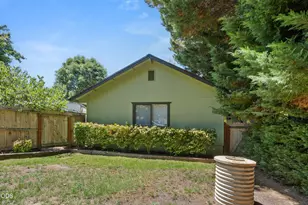 686 Towne St, Grants Pass, OR 97527 - Photo 36