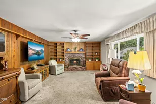 686 Towne St, Grants Pass, OR 97527 - Photo 12