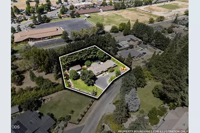 686 Towne Street, Grants Pass, OR 97527 - Photo 36