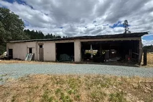 5345 West Side Rd, Cave Junction, OR 97523 - Photo 6